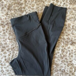 Lululemon base pace high rise 23” graphite grey size 8 legging